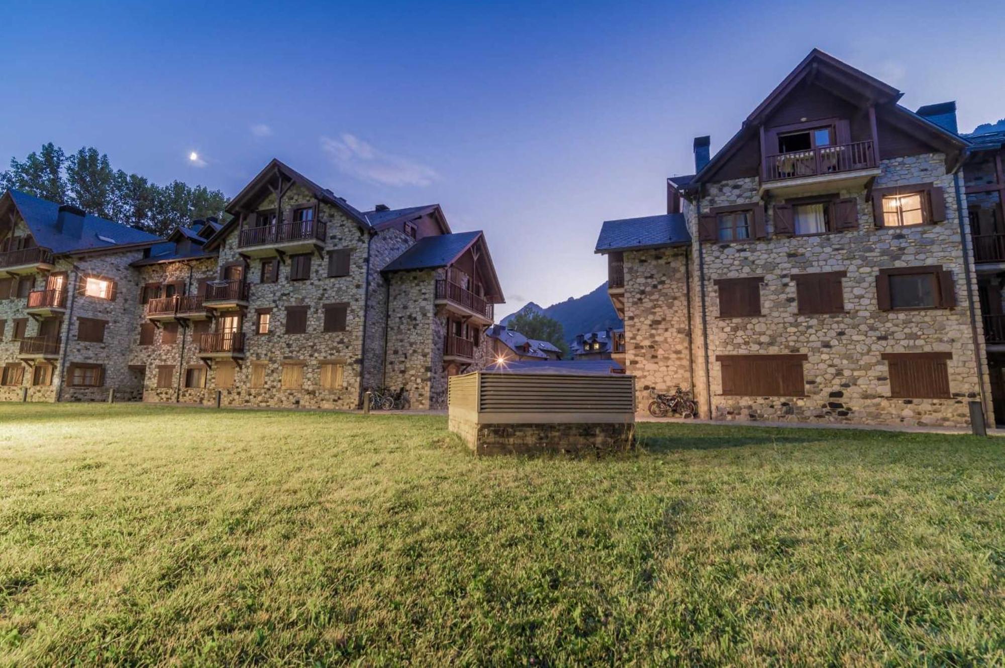Apartament Loira Casa Sanchines Duplex De Lujo En Benasque Zewnętrze zdjęcie