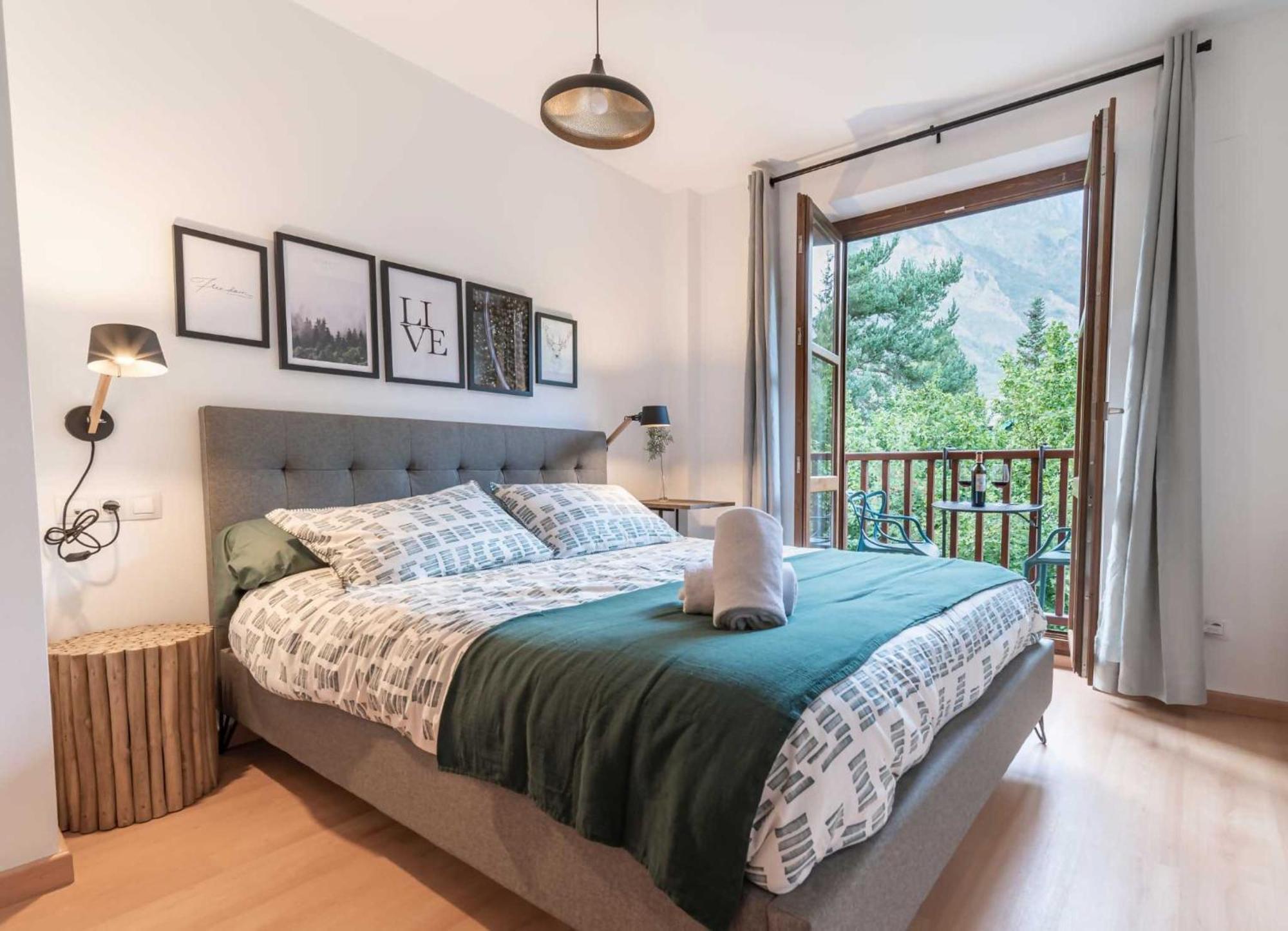 Apartament Loira Casa Sanchines Duplex De Lujo En Benasque Zewnętrze zdjęcie